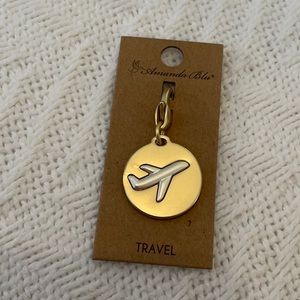 NWOT Heartfelt Emotions Medallion Airplane Charm